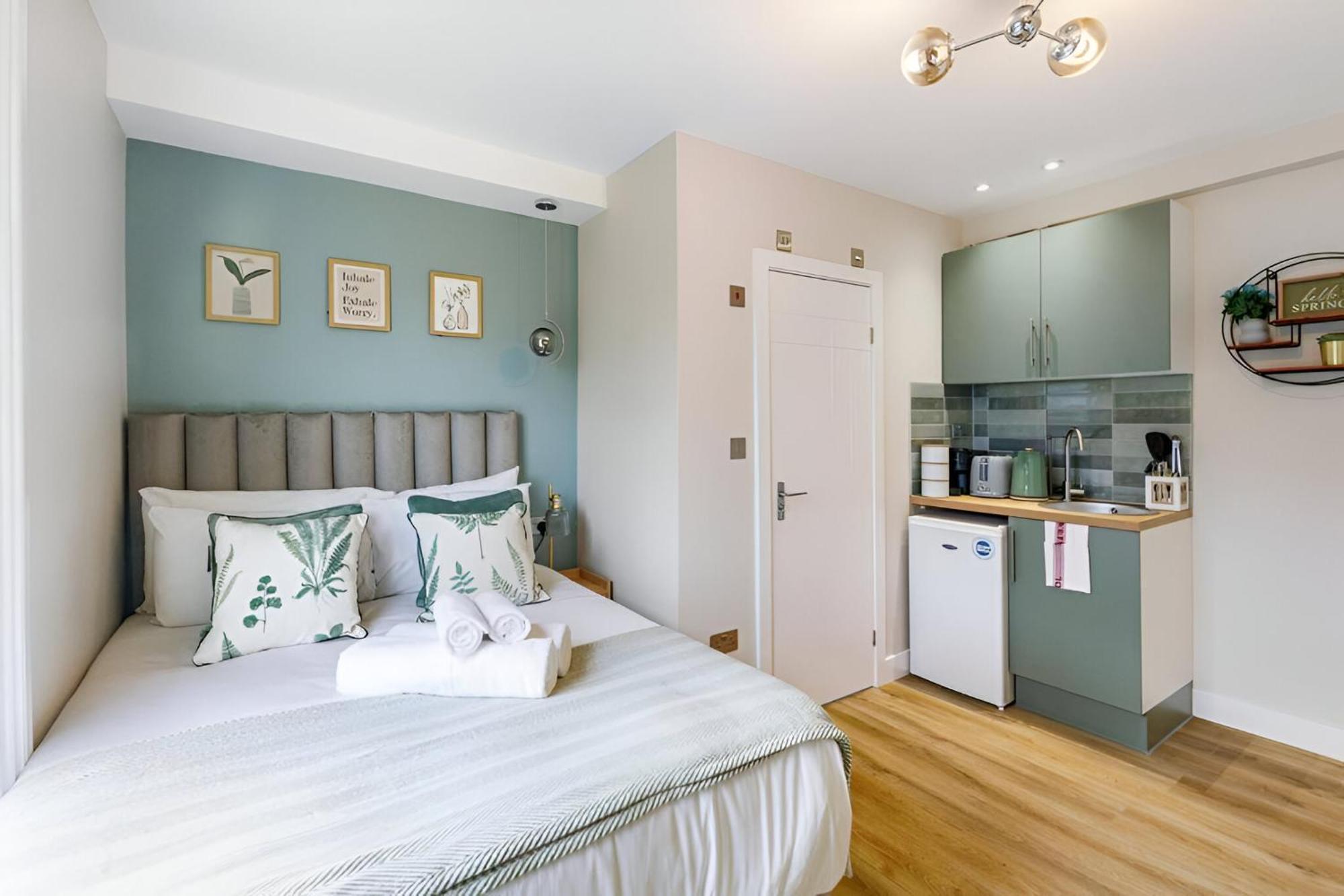 Serene Getaway With Calming Ambiance Londra