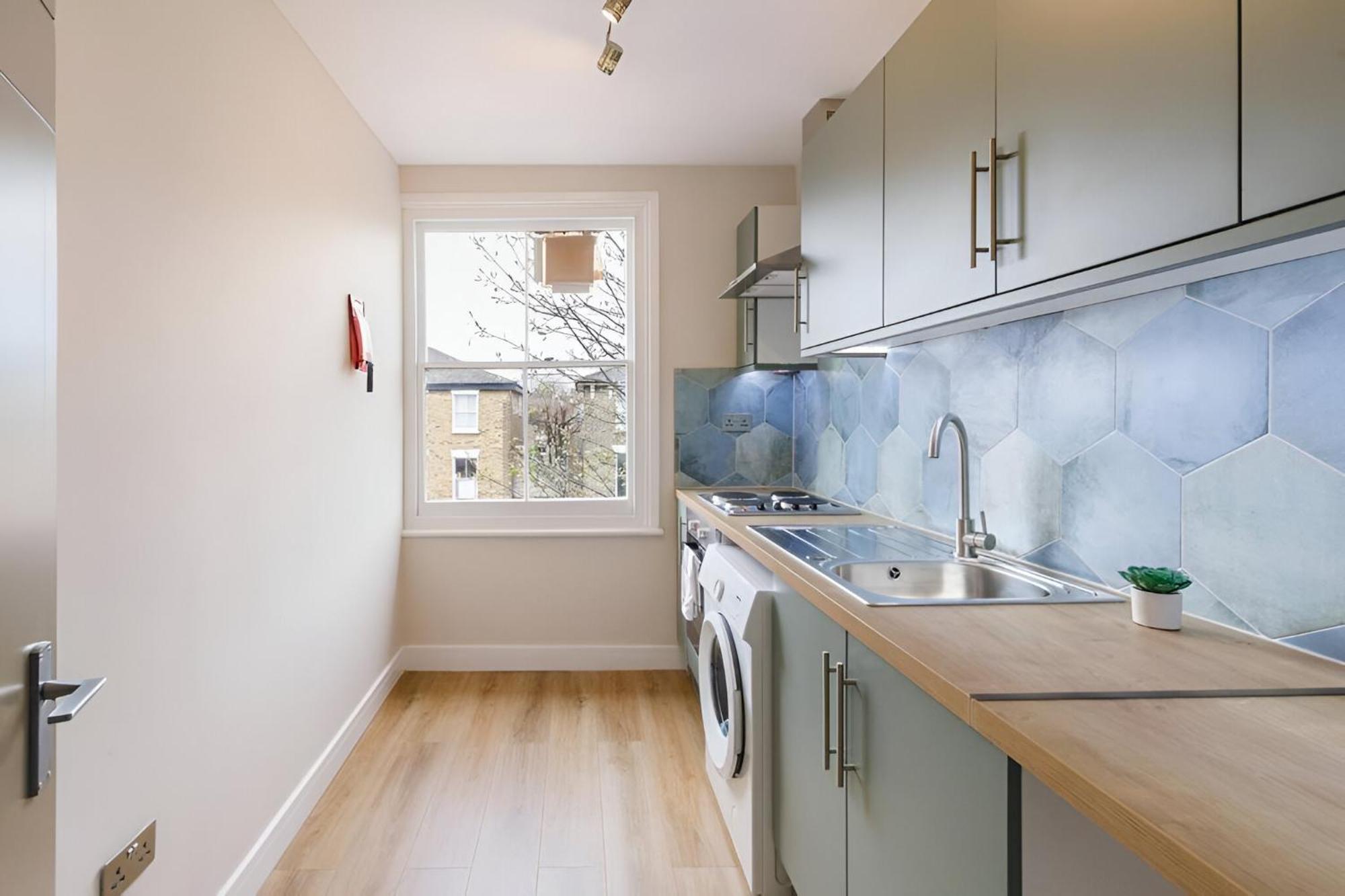 Serene Getaway With Calming Ambiance Londra