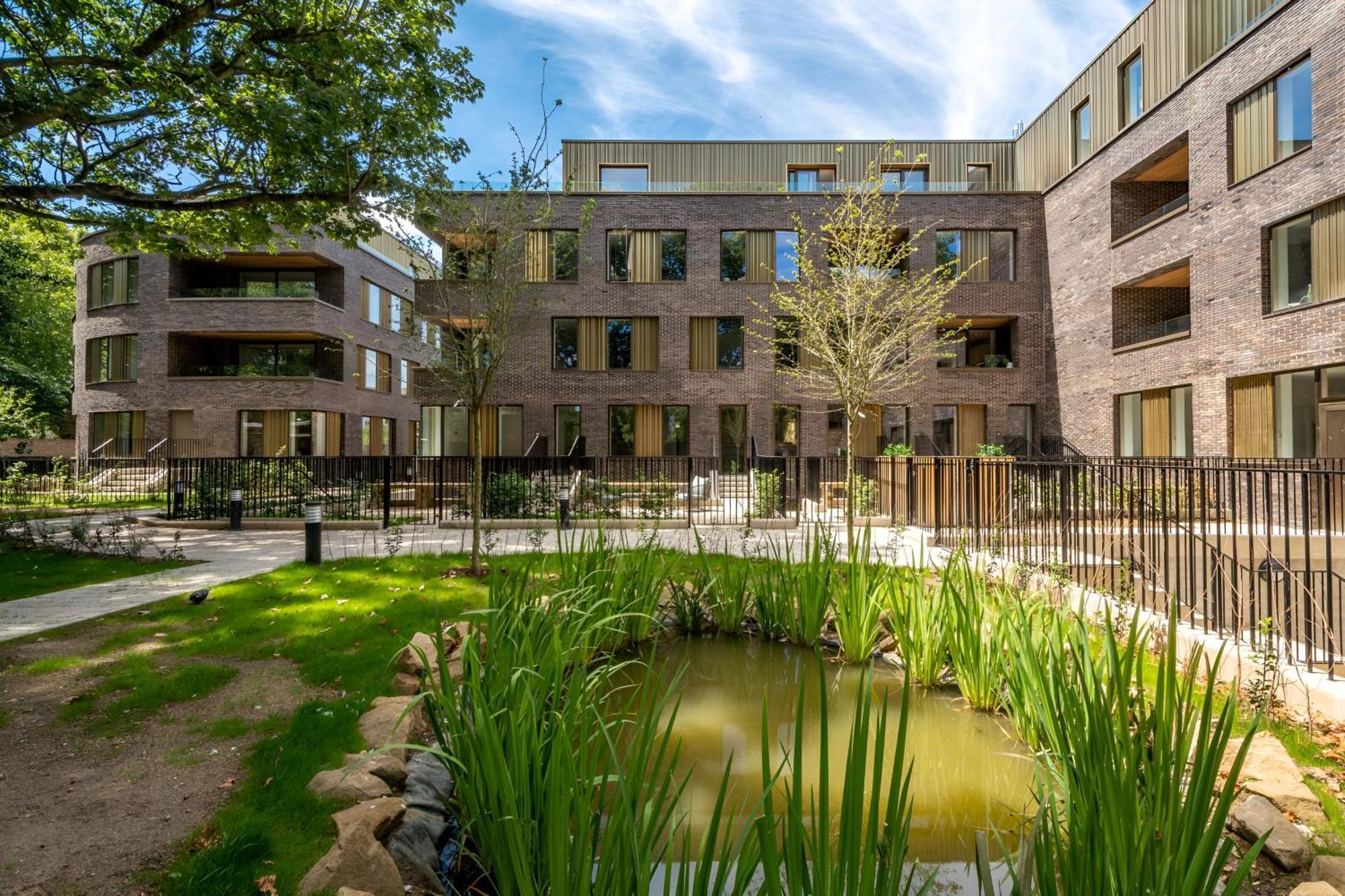 Serene Getaway With Calming Ambiance Londra